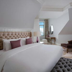 Executive King Suite